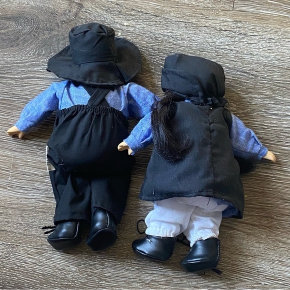 The Amish Boy Girl And Baby By Springford Porcelain 9” Tall - Picture 10 of 12